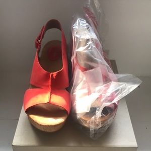 CLARKS CASLYNN LIZZIE SUEDE WEDGE SANDALS NWT S7.5